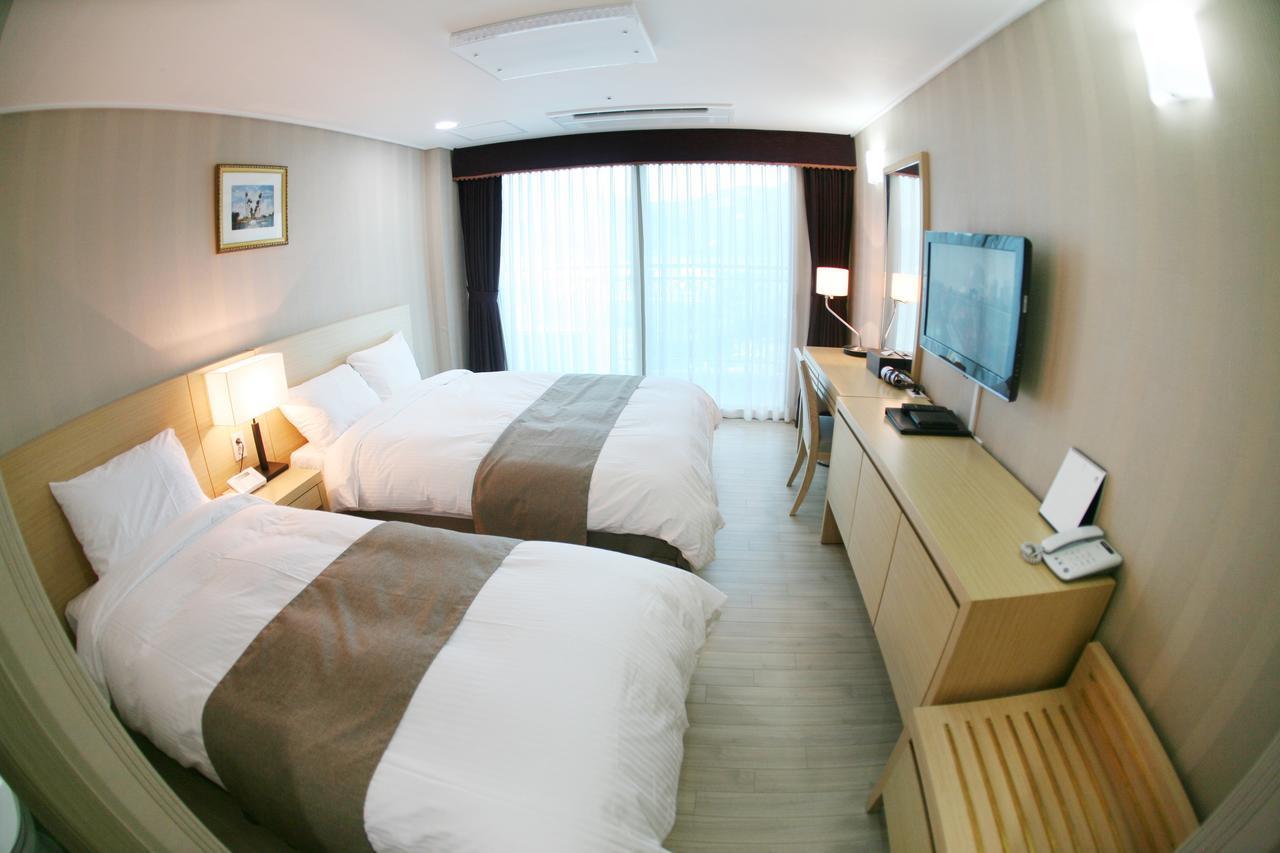 Mohang Haenaru Family Hotel Buan Exterior photo